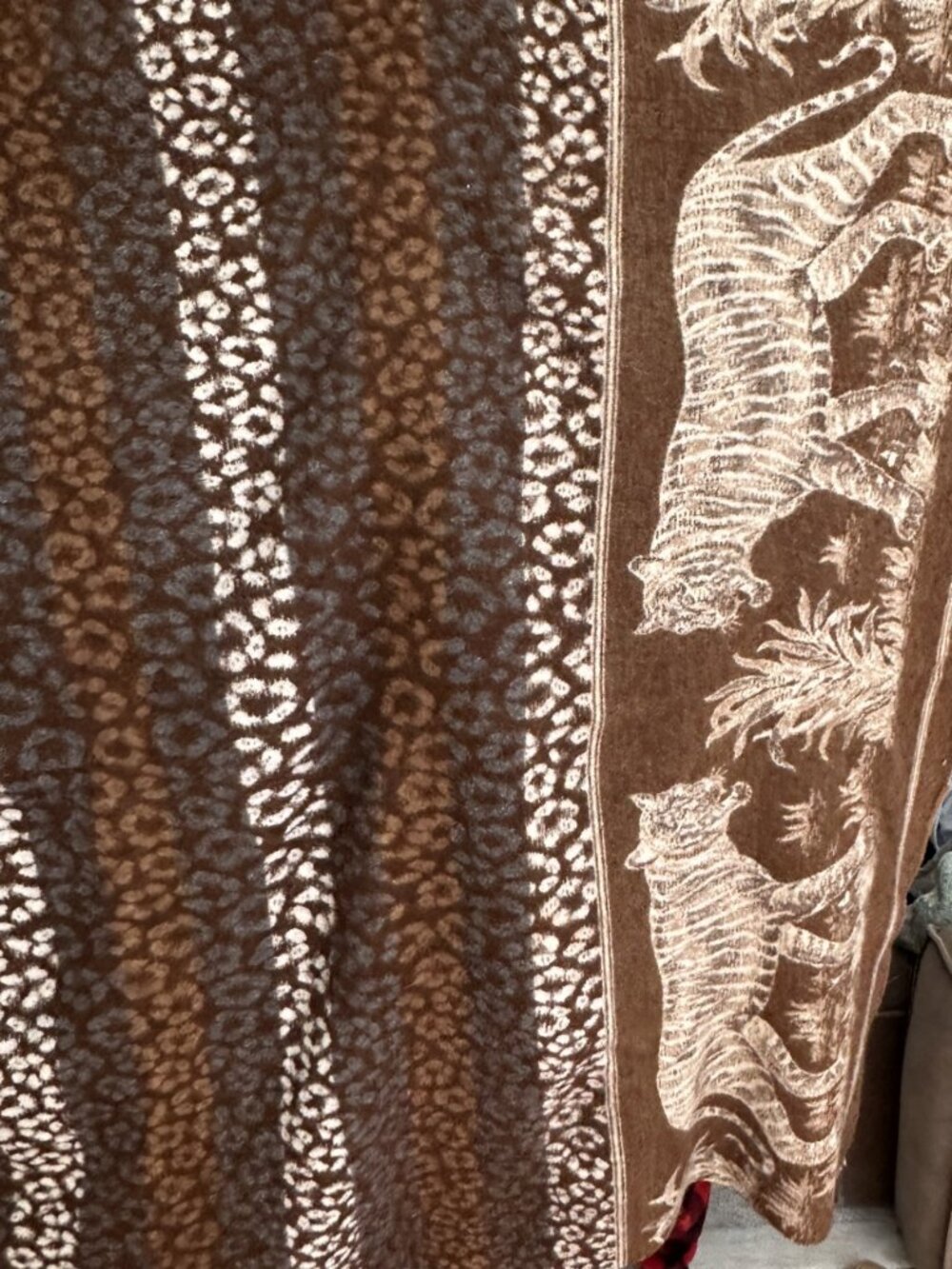 MID 20TH CENTURY HEAVYWEIGHT PERUVIAN MADE ALPACA WOOL BLANKET REVERSIBLE